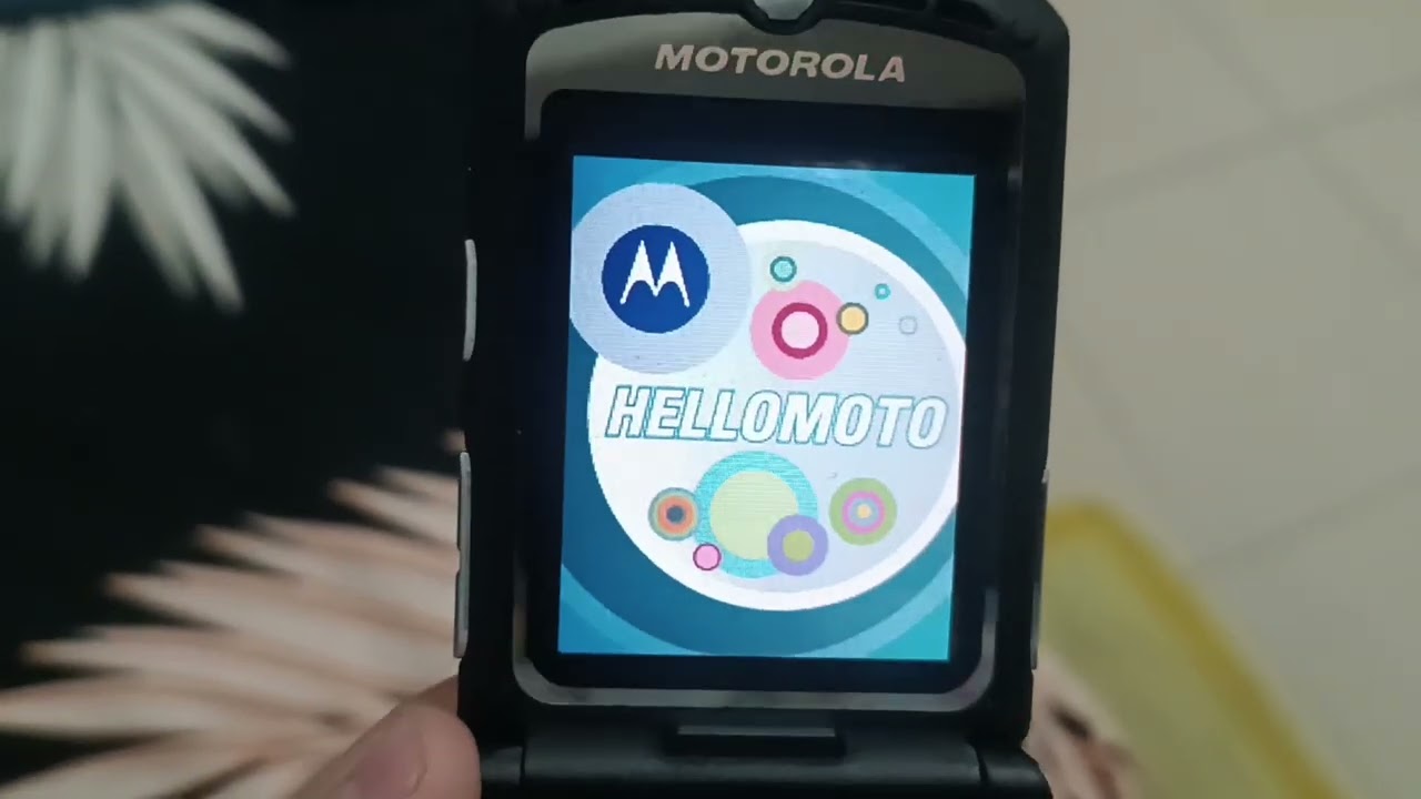 Motorola Razr V3 Startup and Shutdown 