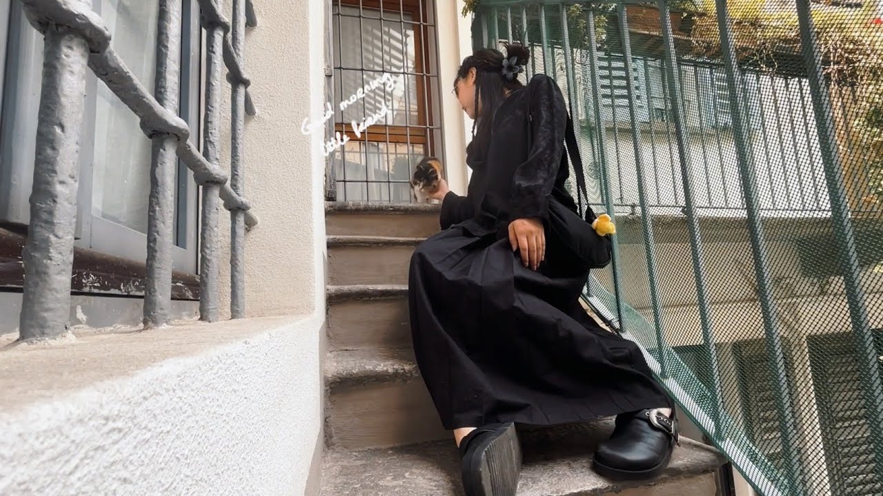 Befriending cats in a new city -  studying, fashion, yohji exhibition [ Milan diary ]