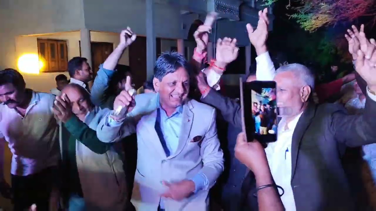 7 फ़रवरी 2026  डॉ चंद्र प्रकाश जी नाहर के यहां पर बच्चों की शादी में प्रोसेशन का आनंद लेते हुए