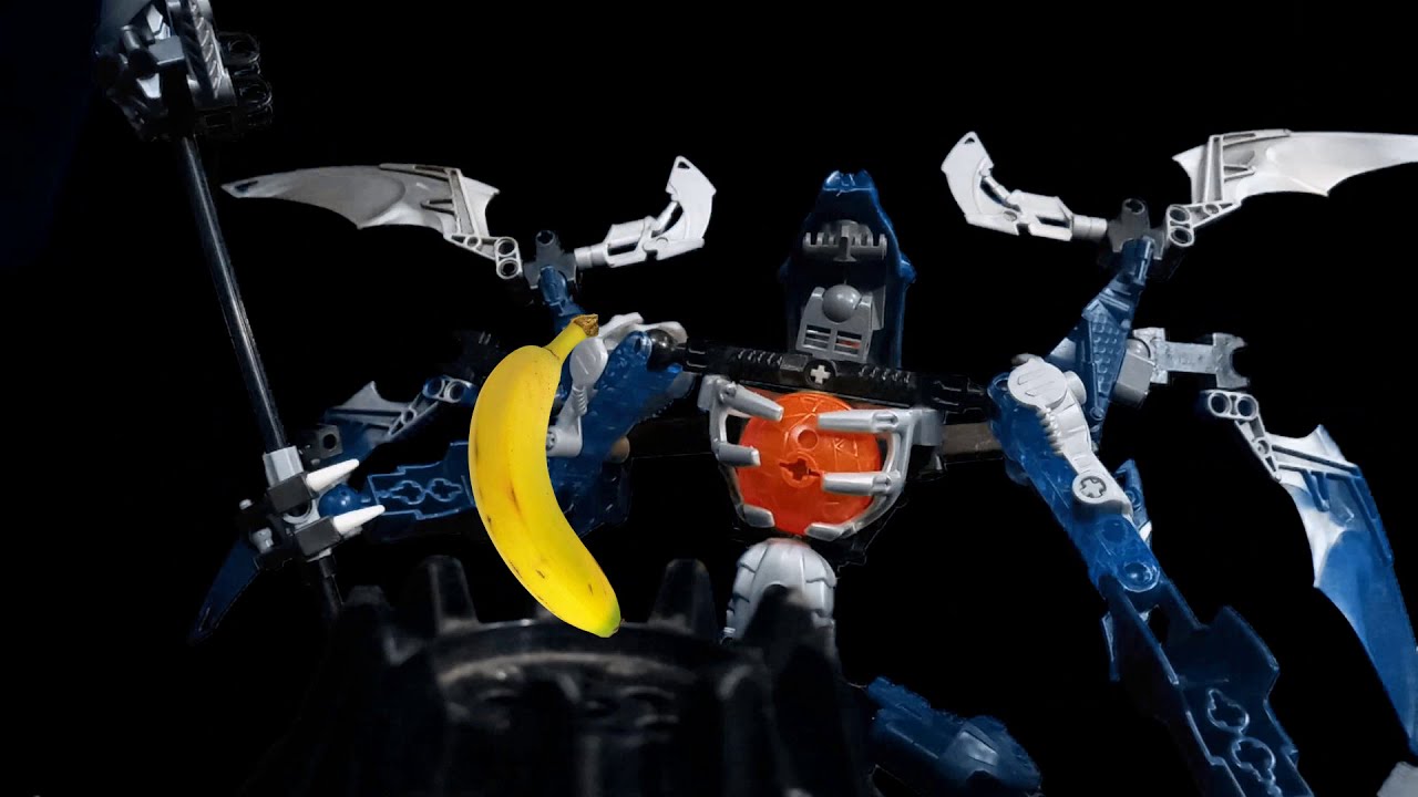Bionicle: Vamprah causes a banana to ROTAT E against its will