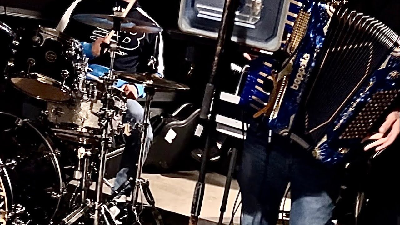 El Americano - Los Bélicos De Culiacán (en vivo)