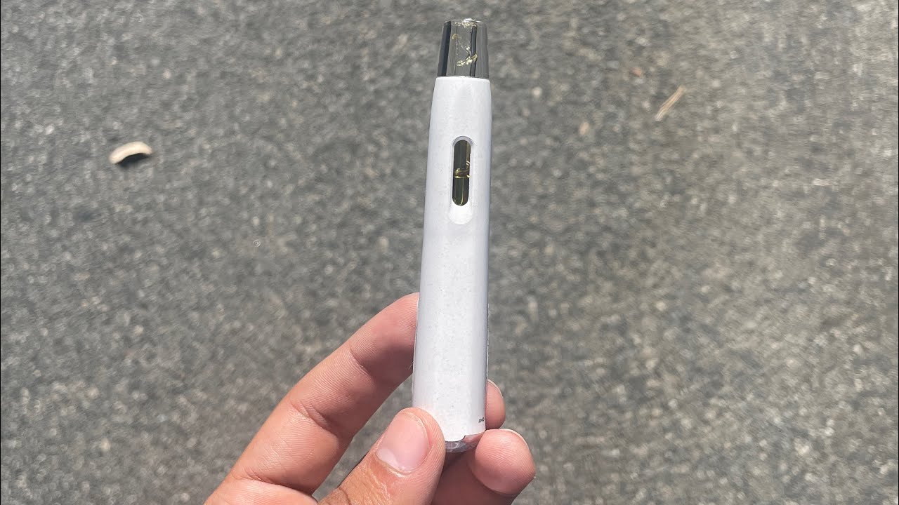 THIS LIVE RESIN DISPOSABLE IS LITERALLY FROM THE YEAR 2025... (Dank Tank)