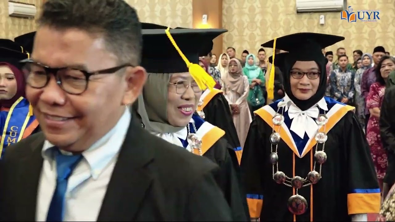 Wisuda Universitas YPPI Rembang Tahun 2025 - 2/17