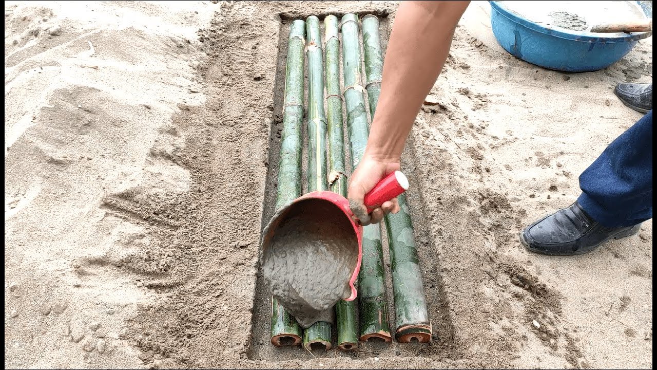 Make a coffee table from cement and bamboo stalks/vtm-cement ideas