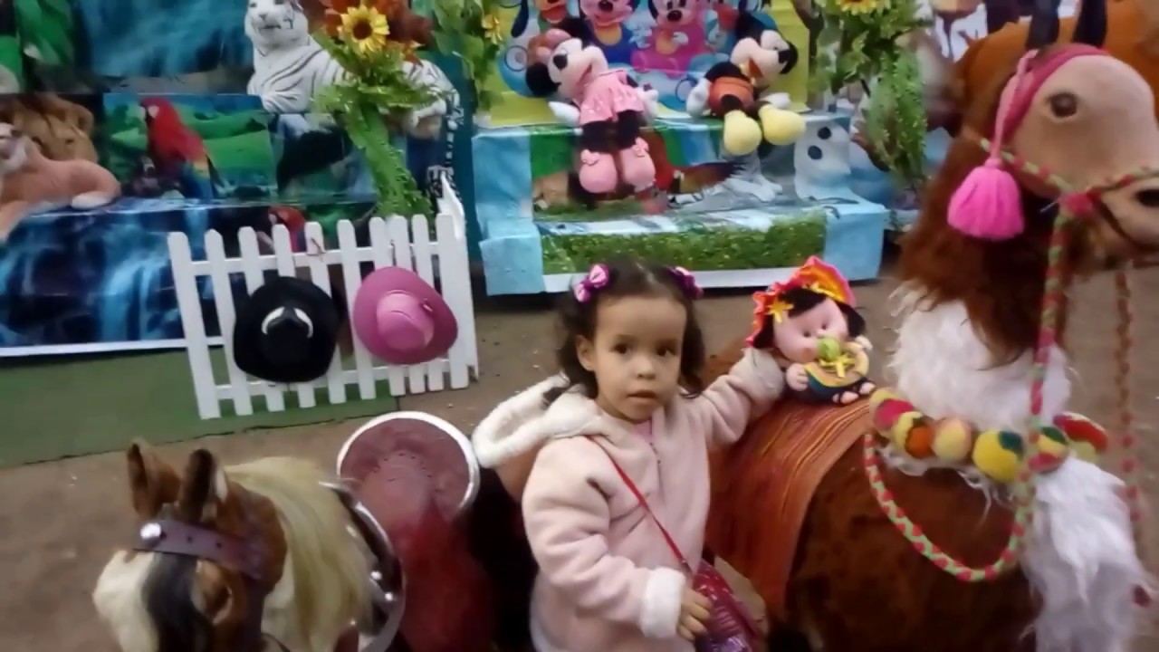 Visitando una feria/  Visiting a fair 🐴 NAZALIC TV 🌸