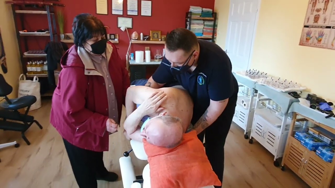 Der&eacute;kf&aacute;jdalom- Csigolya elcs&uacute;sz&aacute;s