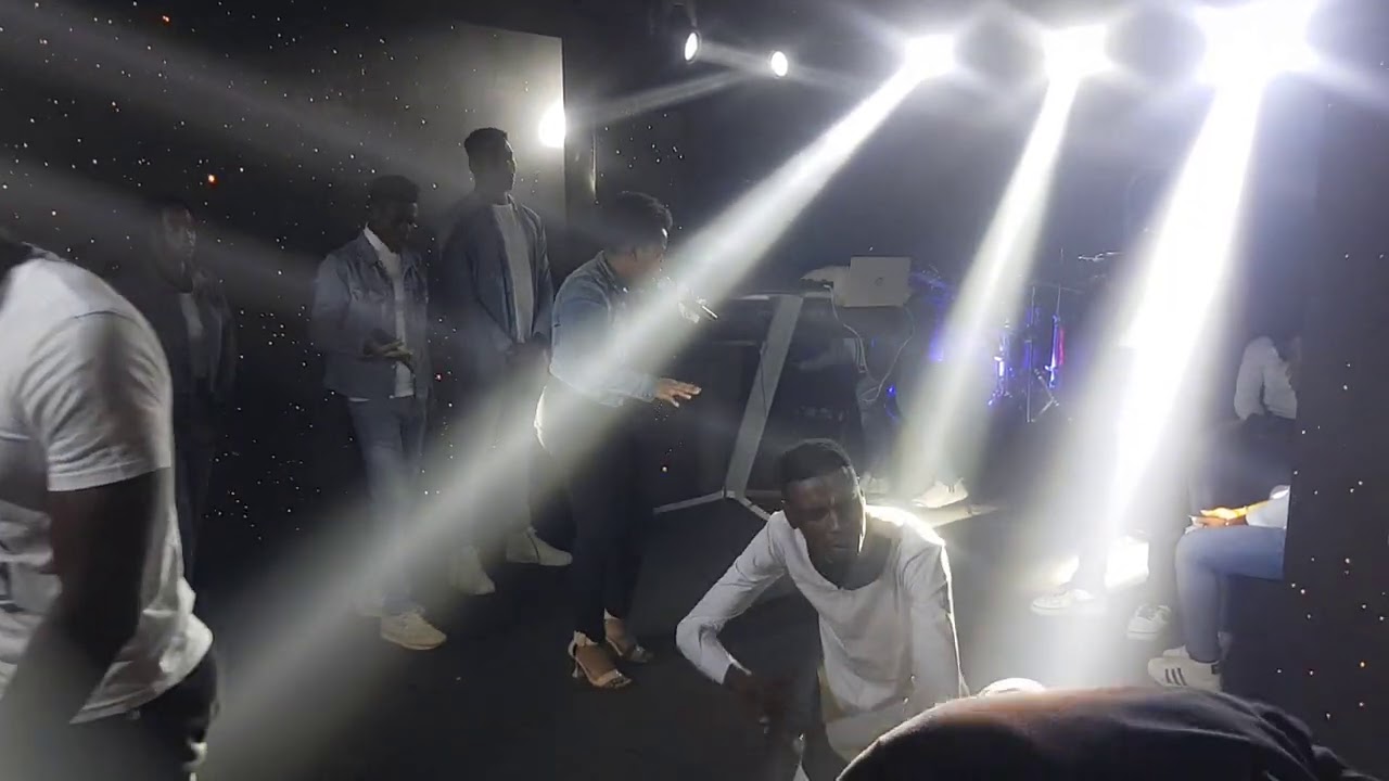 Powerfulworship...lift up your head