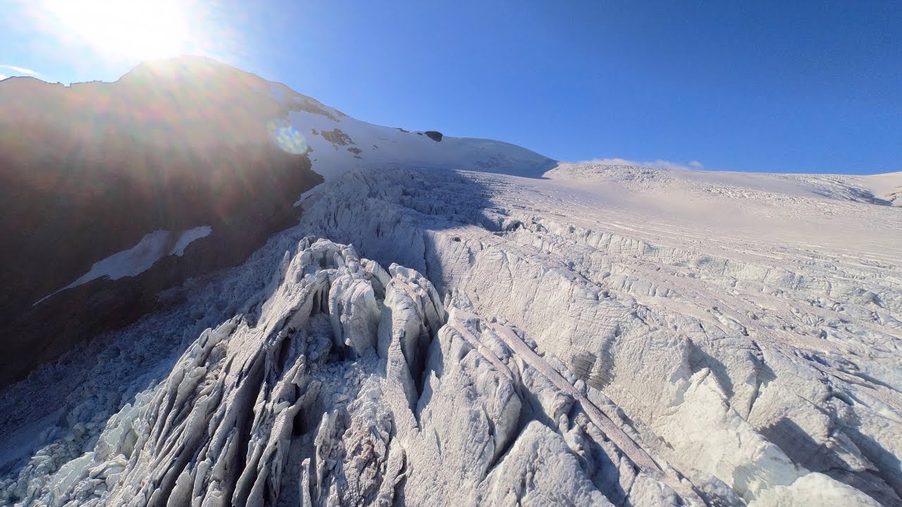 Diving the Bøyabreen Glacier, Fjærland, Norway