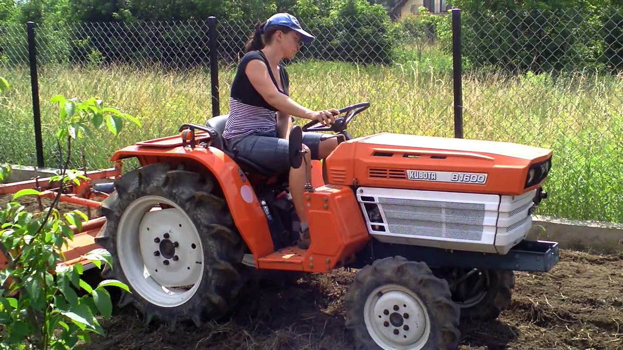 Kubota  B 1600 D  4x4 traktorek ogrodowy  z glebogryzarką.  www.akant-ogrody.pl