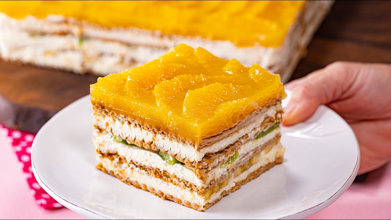 Prăjitură fără coacere cu biscuiți și fructe - Idei de rețete