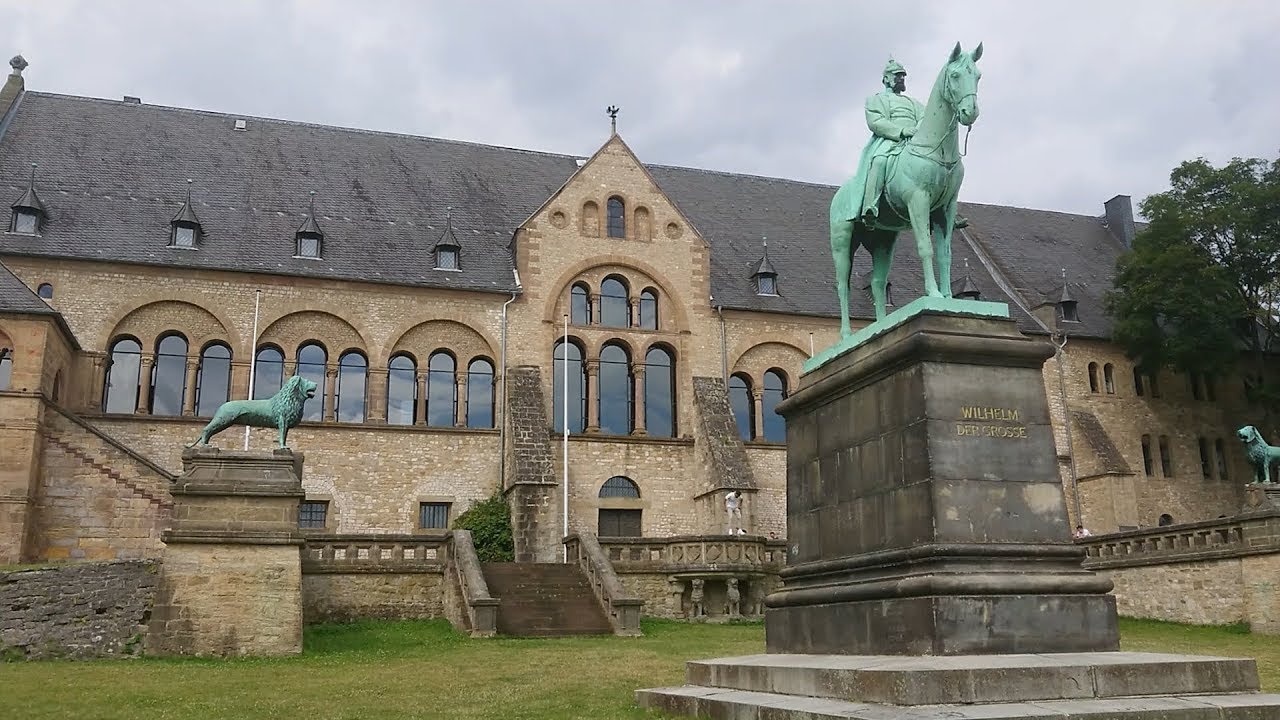 Резиденция королей Kaiserpfalz - впечатление средневековой Европы.         Imperial Palace of Goslar
