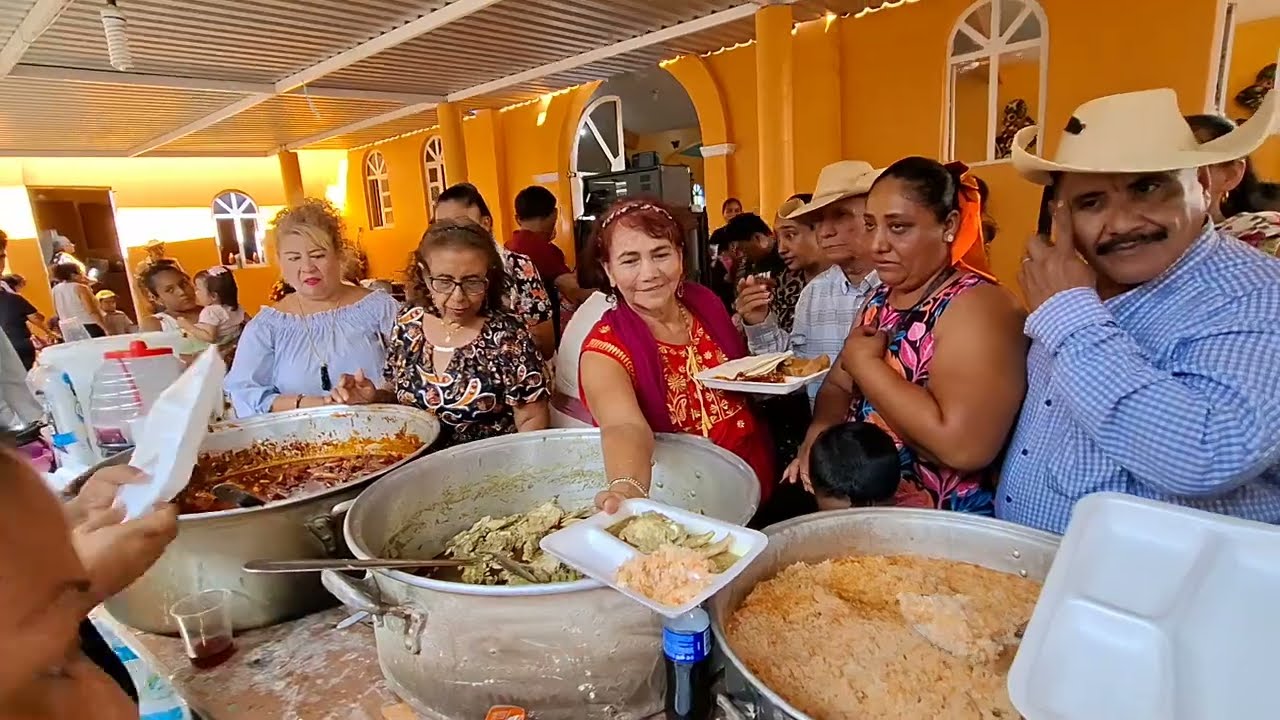 bean como festejan aca en El salitre gro el día d su santo patrón, puro GUERRERO tierra caliente