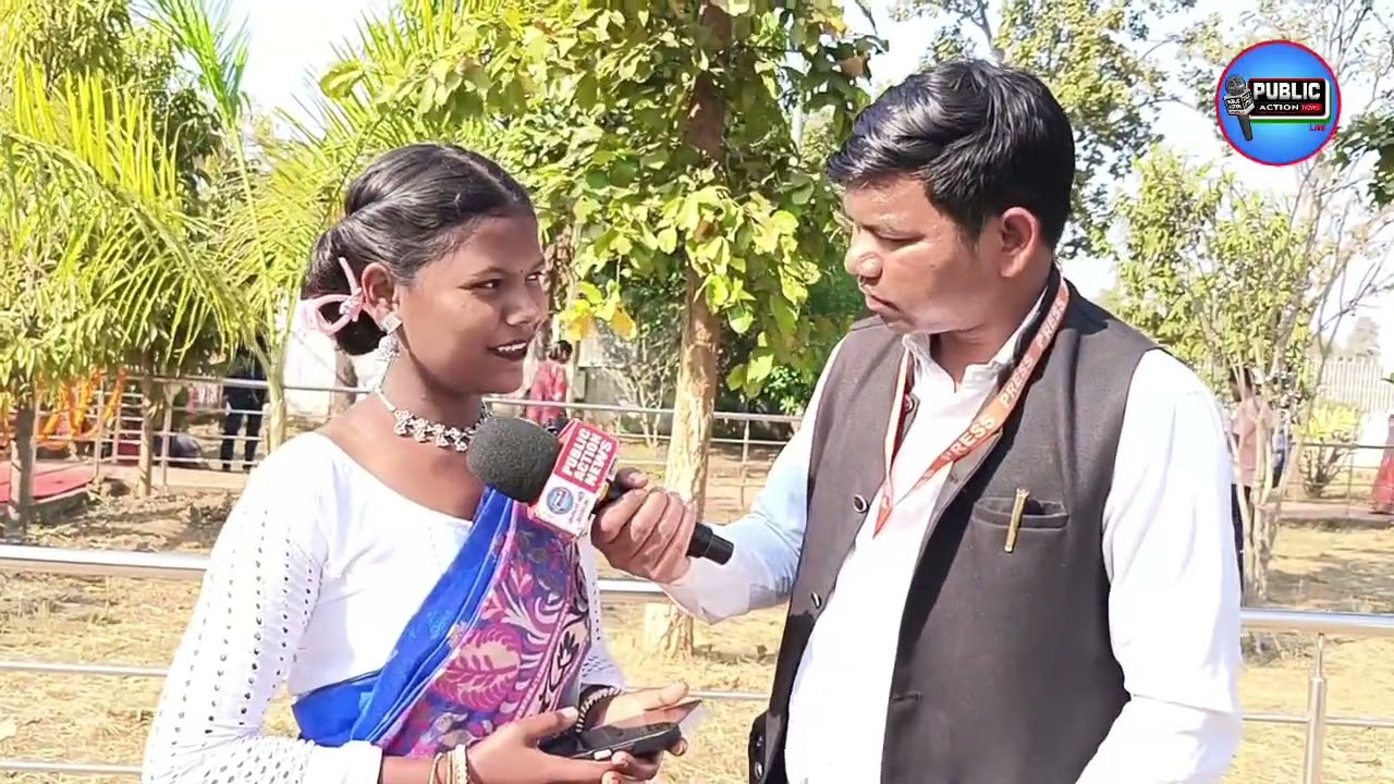 सेरेंगसिया शहीद स्थल में युवाओं से शहीदों के इतिहास पर सवाल करते हुए,,,!