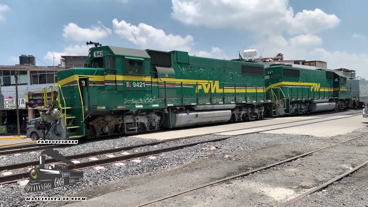 Varios trenes de Ferrovalle en Lecher&iacute;a, Estado de M&eacute;xico