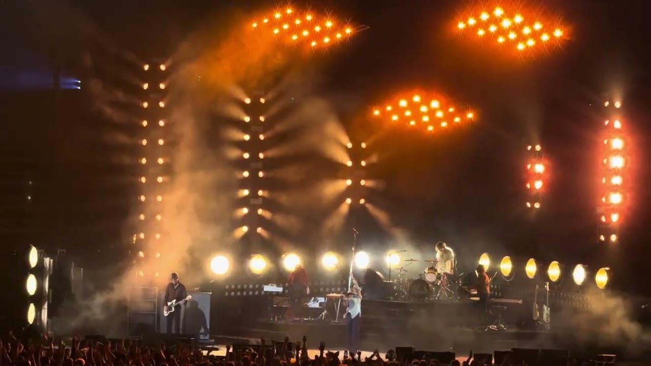 Come a Little Closer - Cage The Elephant 🐘 Live at Climate Pledge Arena in Seattle, Washington 2024