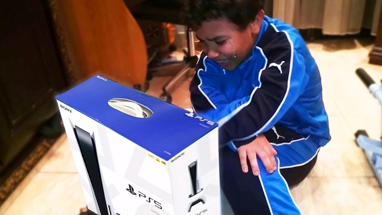 Kind krijgt neppe PS5 voor kerst... (BOOS)