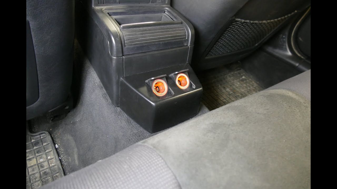 BMW E46 Dokładanie gniazd zapalniczek z tyłu
