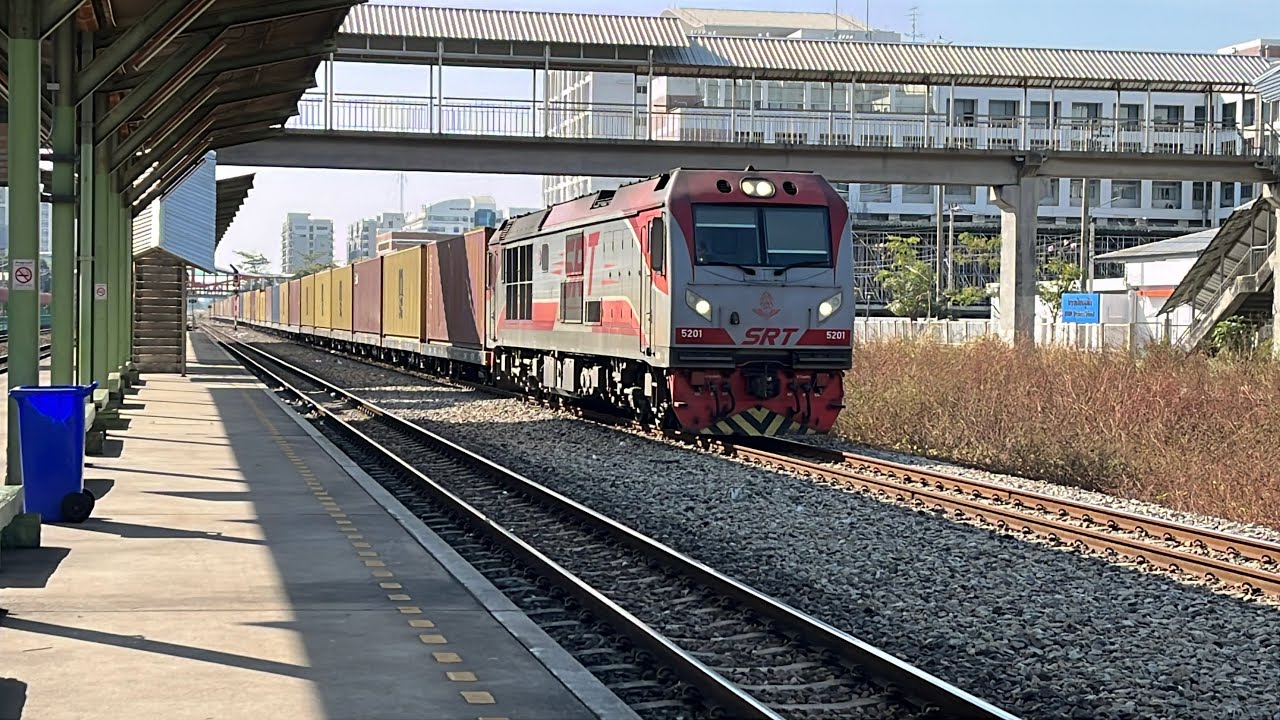 พี่ใหญ่วิ่งช่วยงาน รถสินค้า851 ไอซีดีลาดกระบัง-แหลมฉบัง ผ่านสถานีหัวตะเข้