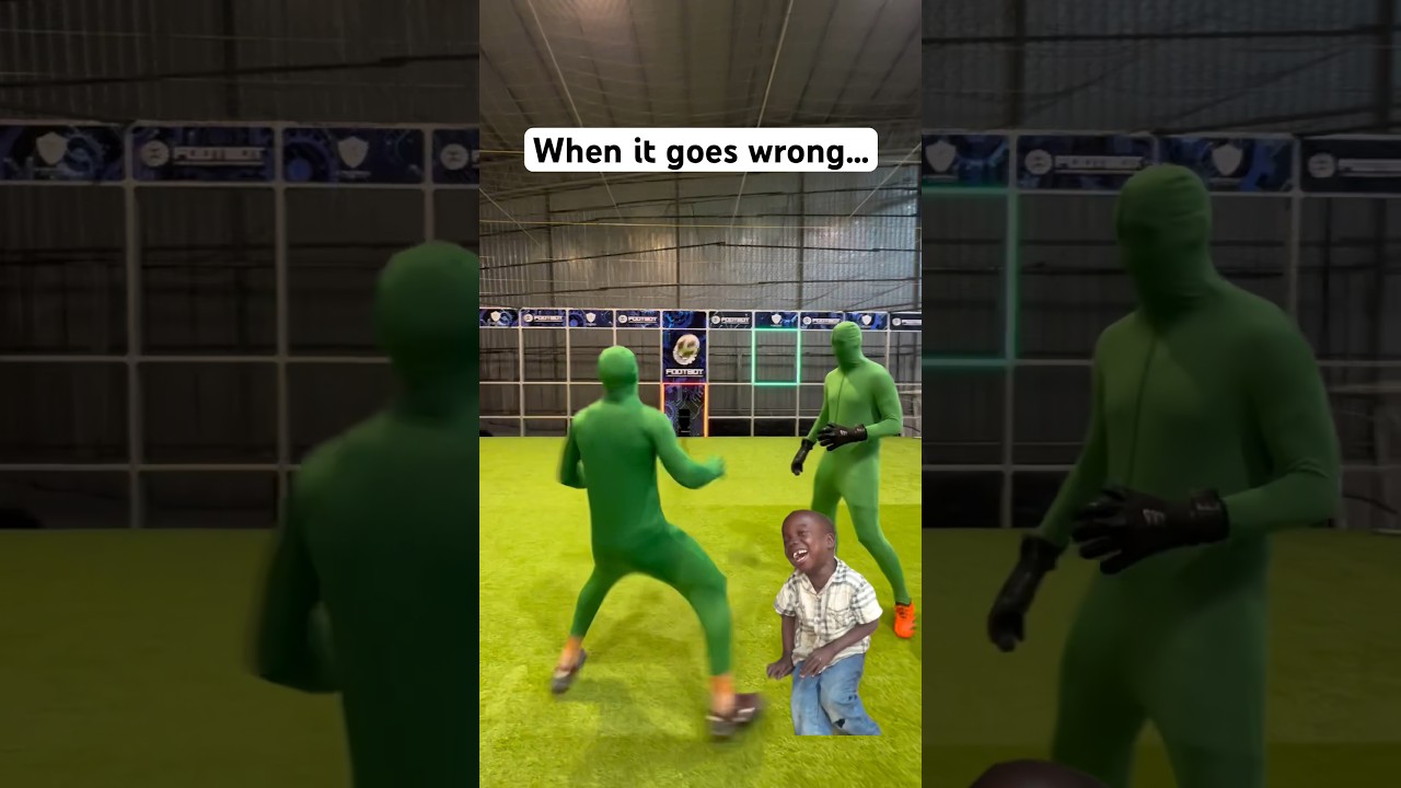 When The Green Scene Went Wrong😂#greenscreen #footbot #funny