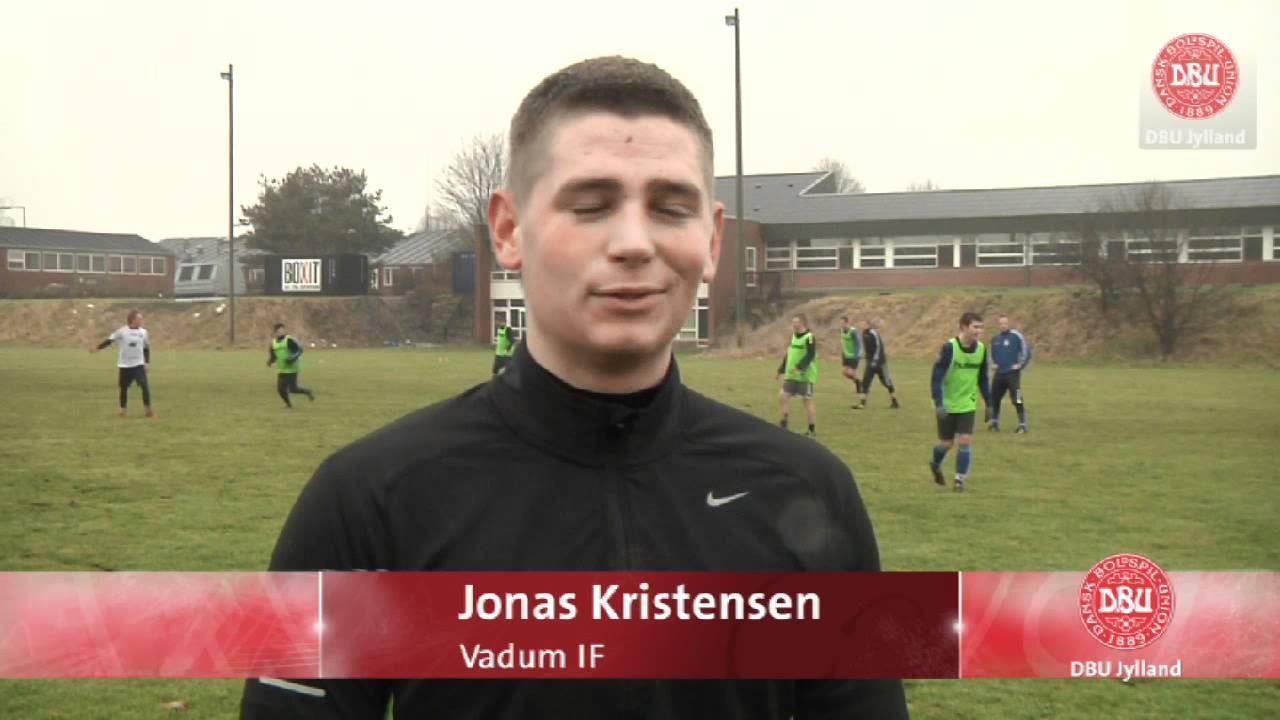 &Aring;rets f&oslash;rste fodboldtr&aelig;ning