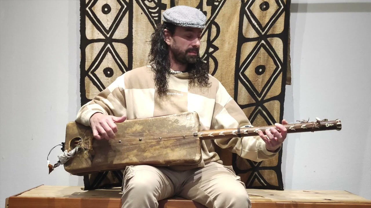 Le Guembri des Gnaouas du Maroc