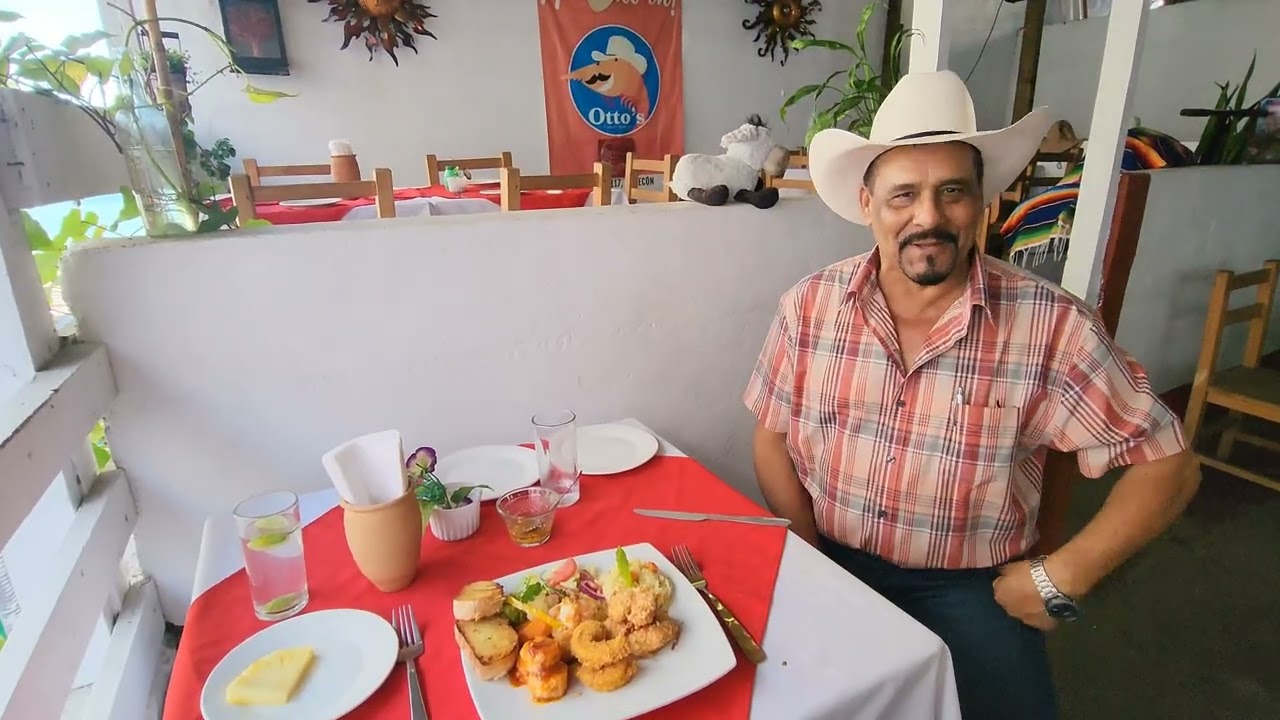 Otto’s Restaurant in Puerto Vallarta – Treehouse Dining only a few steps from the Malecón !