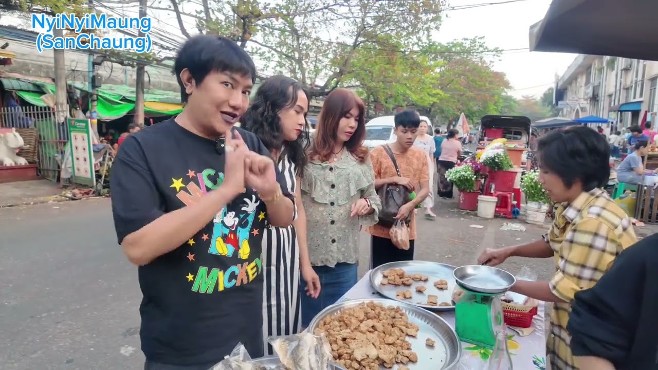 ရွှေတိဂုံ ဘုရား အရှေ့ဘက်မုခ် မှာရှိတဲ့ ဗဟန်းစျေးသွားကြမယ်…