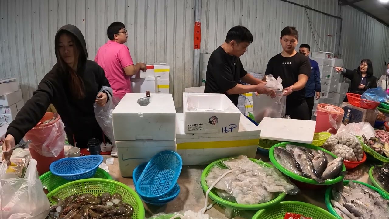 The Happiness Jackpot! Funny Seafood Auction Secrets Revealed—Experience the Craziest Local Rush Eve
