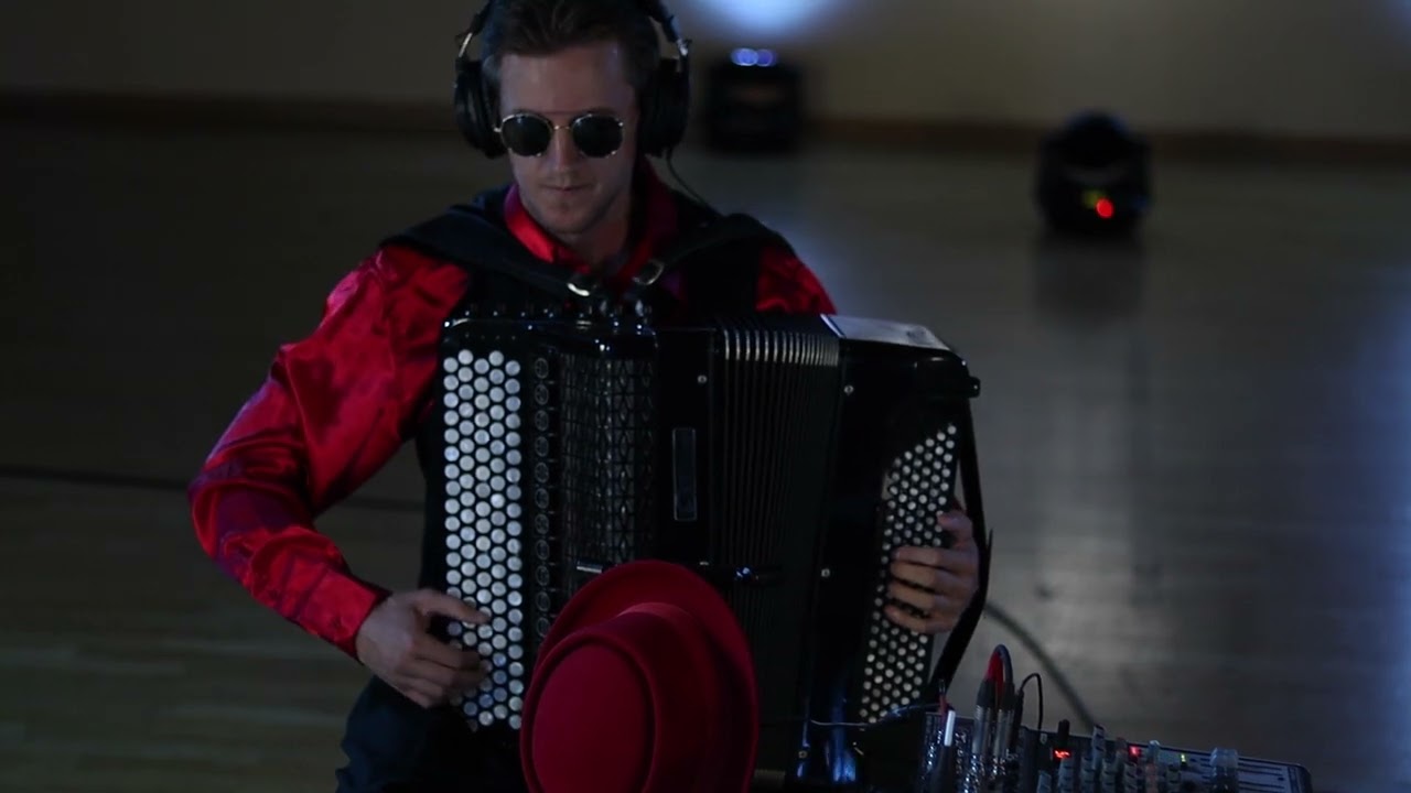 Accordion + Street Dance, Get Funky #accordionfunk #accordiondance #accordion #accordionblues