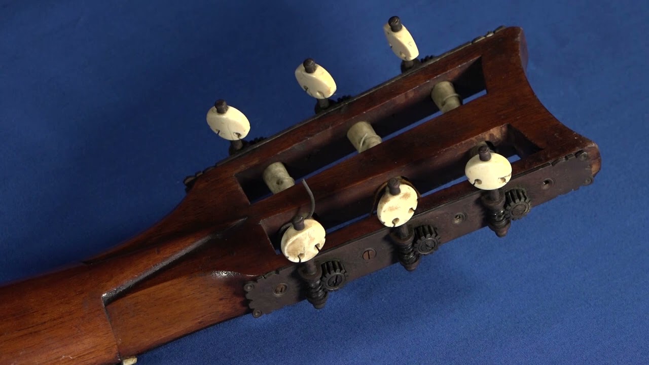 Guitar Story: 18th century Guitar