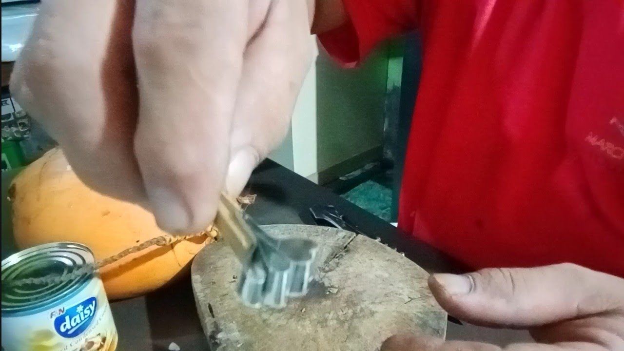 COCONUT GRATER - Ano ang gagawin pag walang coconut grater? #justdoityourself #diy