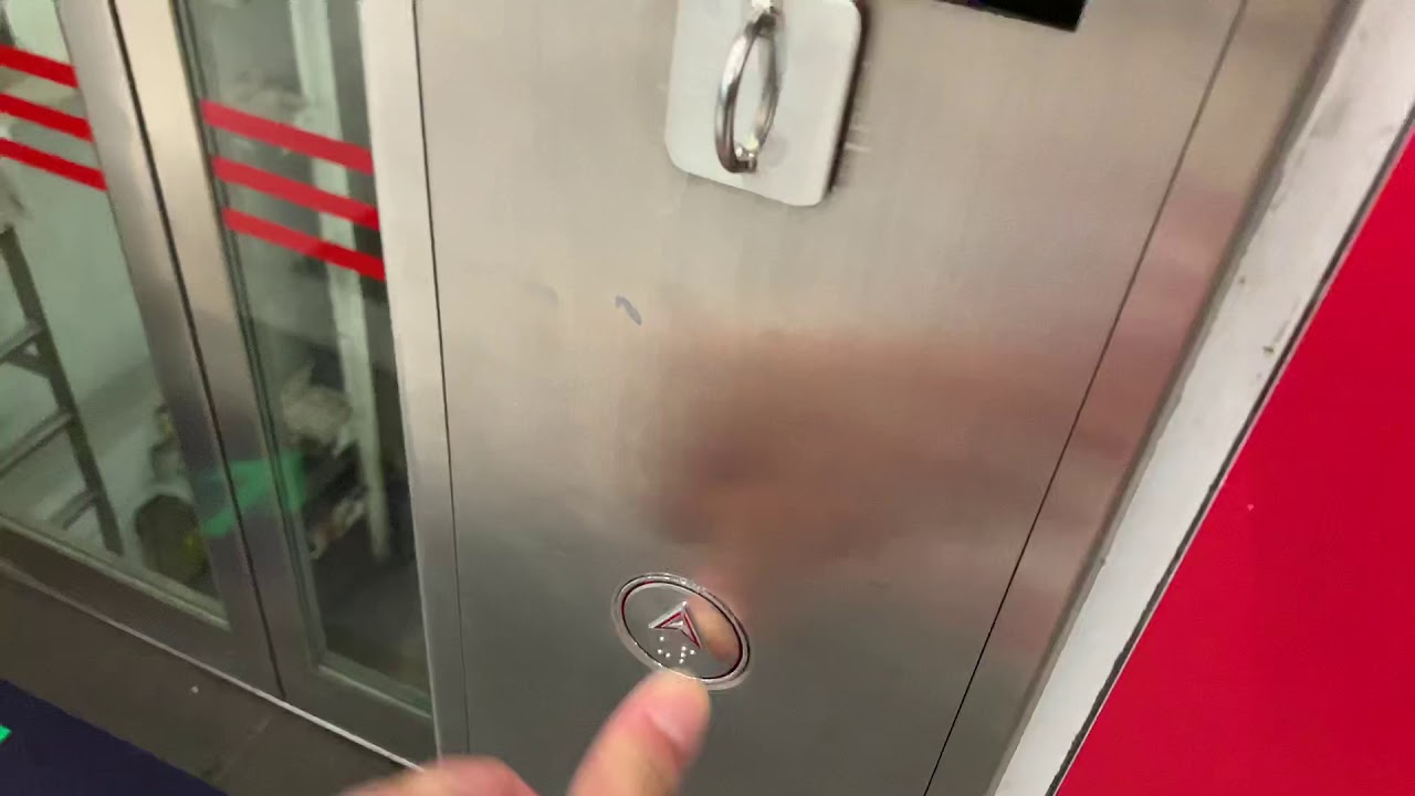 Hong Kong Elevator at MTR Station - Cheung Sha Wan L1 香港地鐵升降機 - 長沙灣L1
