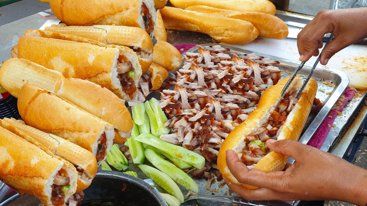 US$1/Bread, Amazing Street Bread Salesgirl, Trying Cambodian Styled Sandwiches, Khmer Street Food