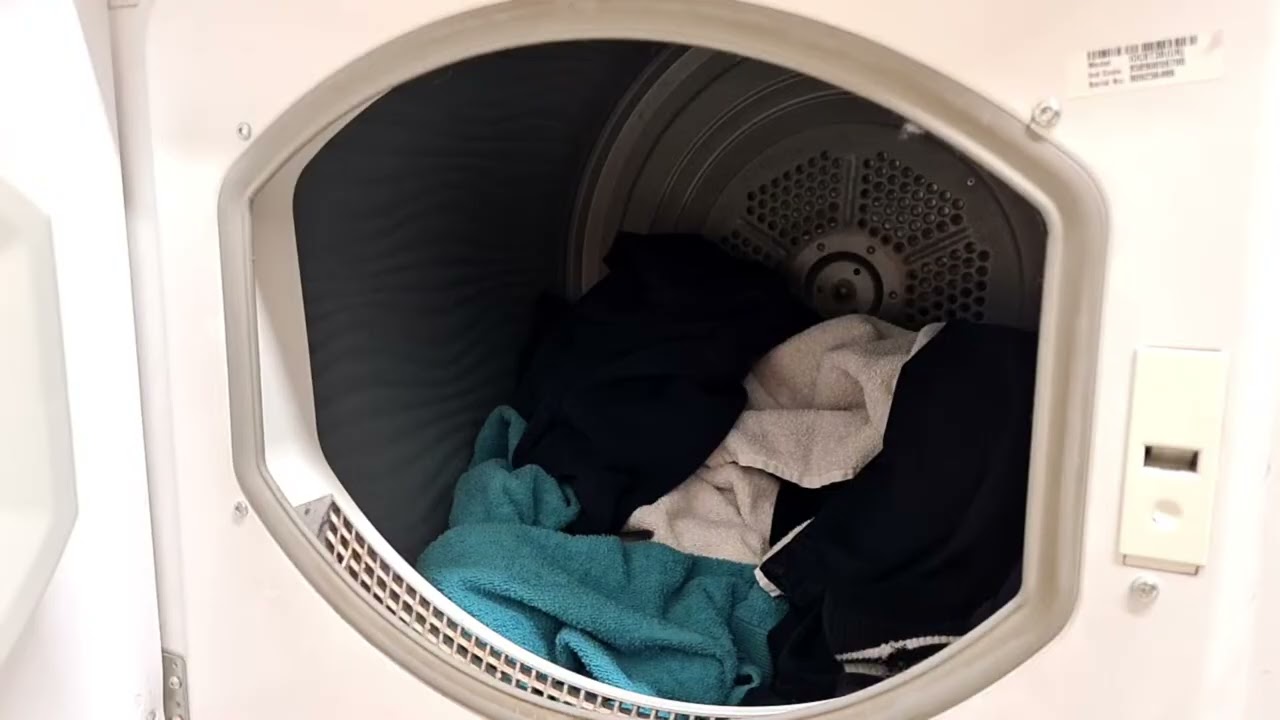 Highlight 2:29:38 – 2:34:37 from Indesit IDC8T3 8KG Condenser Tumble Dryer Full Cycle