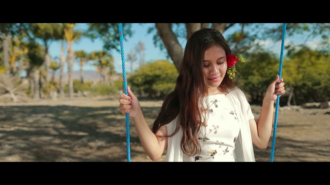 LC - T R I S T E ( Official Music Video )