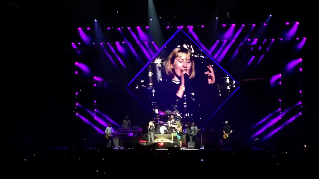 Foo Fighters - Under Pressure - Vancouver - September 8th 2018 - Rogers Arena - With Fan Madi Duncan