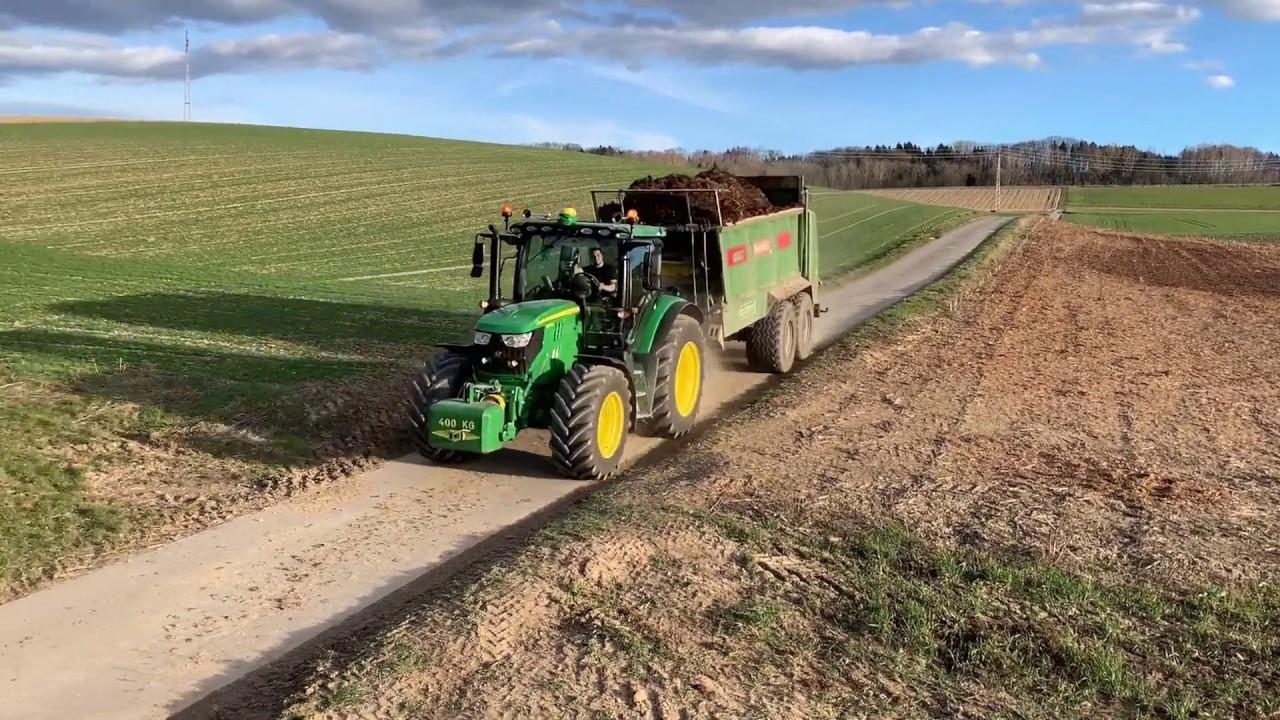 Epandage de fumier avec John Deere 6130R