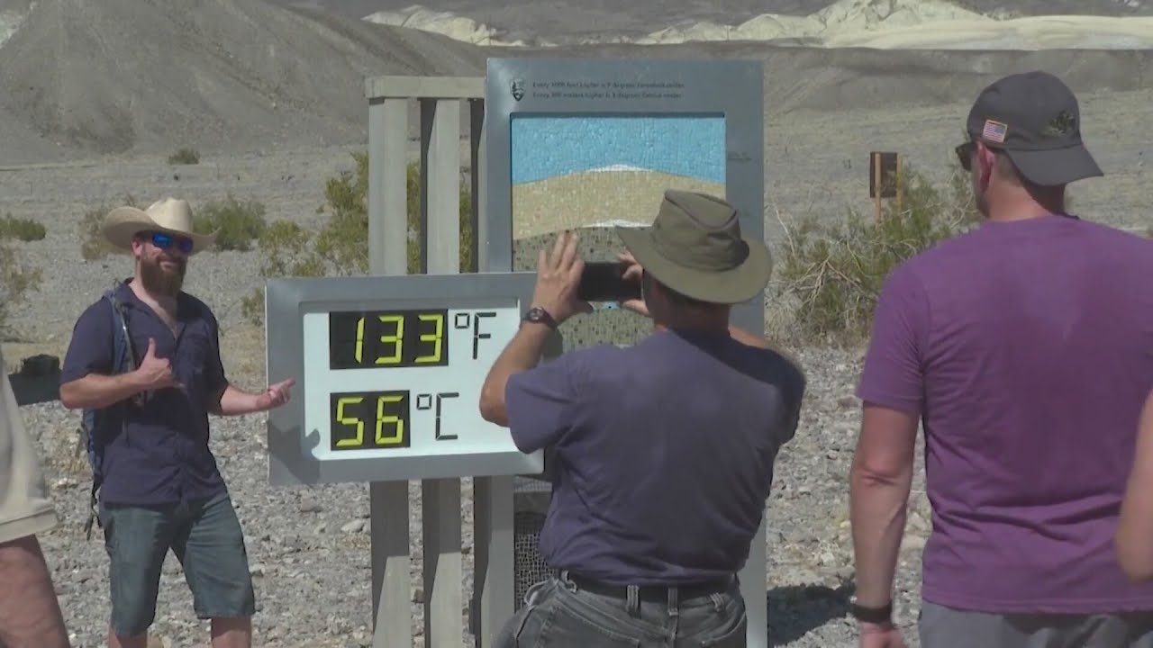 Tourists flock to Death Valley under heat wave