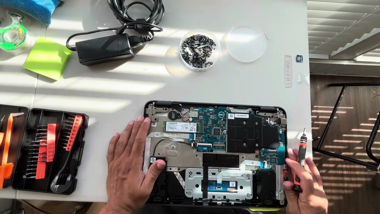 Dell Latitude 3190 disassembly 