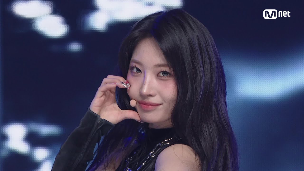 'COMEBACK' EVERGLOW (에버글로우) - CODE #엠카운트다운 EP.918 | Mnet 260305 방송