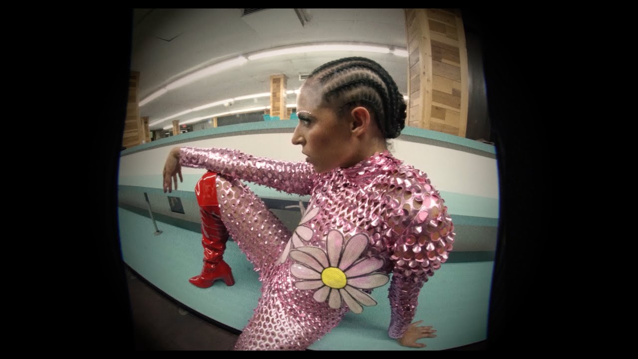 Gavin Turek - Off The Wheel (Official Video)
