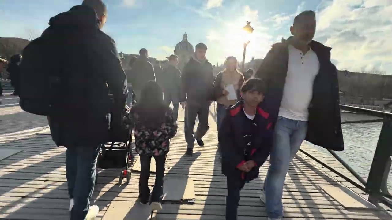 Pont des arts à paris, Alg 🇩🇿 travellers 🌏