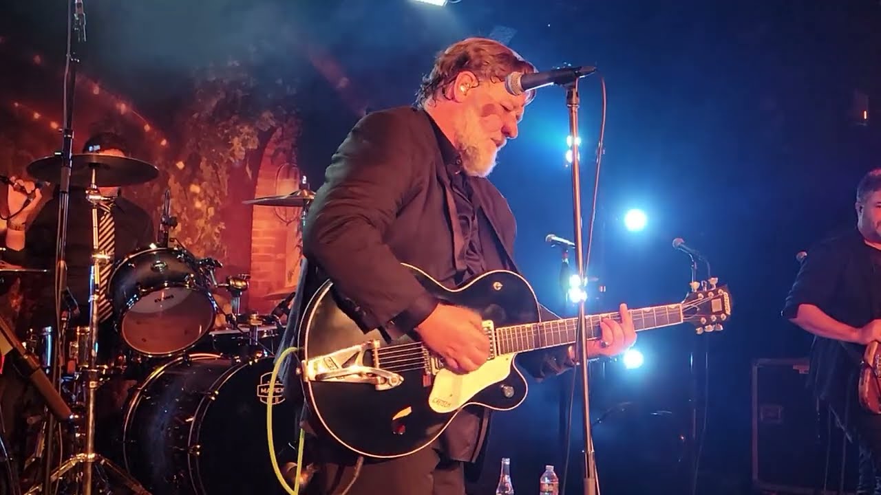 Russell Crowe - Folsom Prison Blues (Johnny Cash cover) - Live Stone Pony