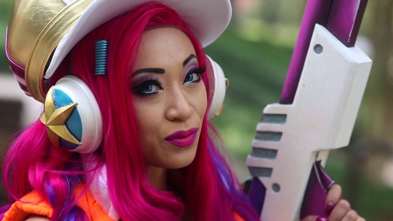 LEAGUE OF LEGENDS - 7 Years of Cosplay!