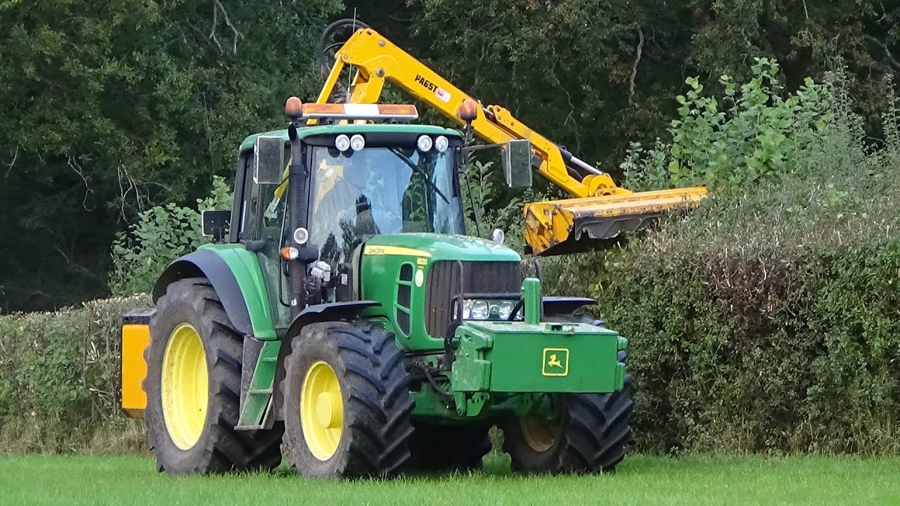 Hedge Cutting with John Deere 6930 & McConnel PA65T - Hedge Cutting 2021