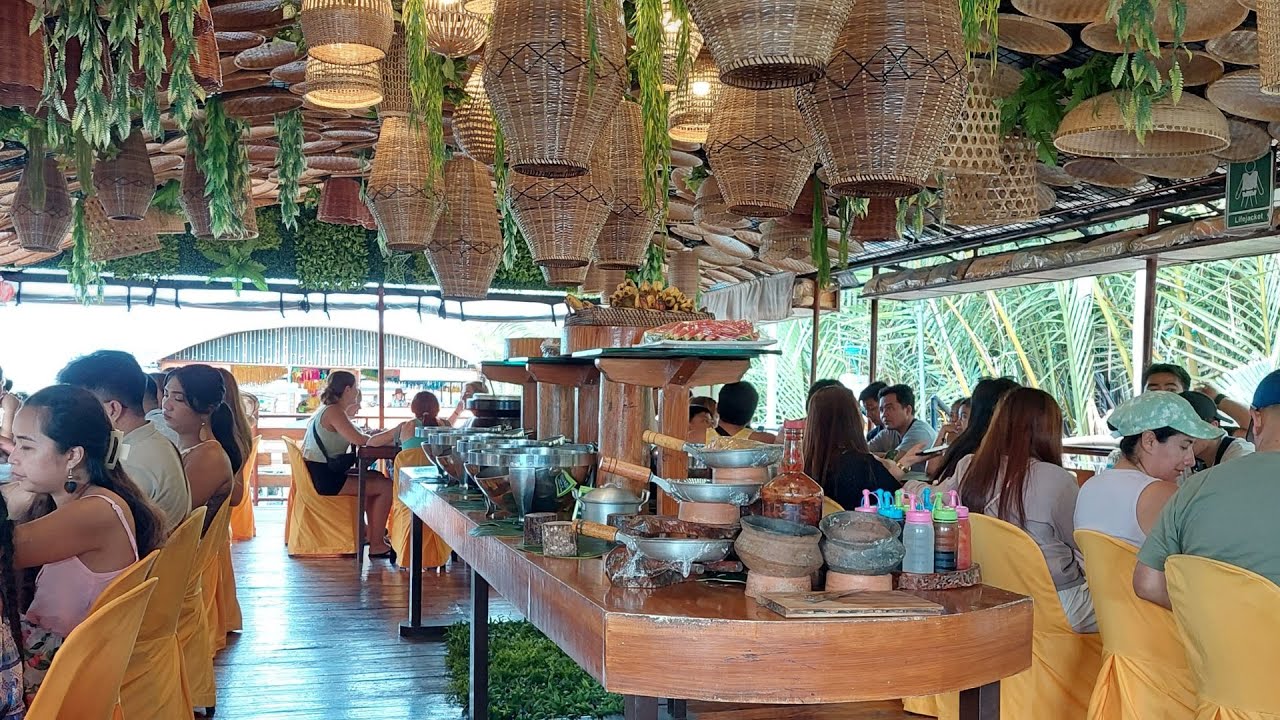 Loboc Floating Restaurant, Bohol, Philippines  |  