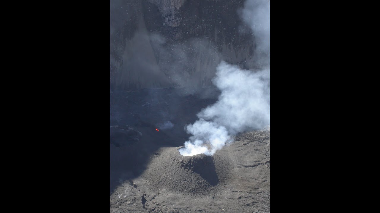 Grande COMORE : The Karthala, an unknown volcano ?