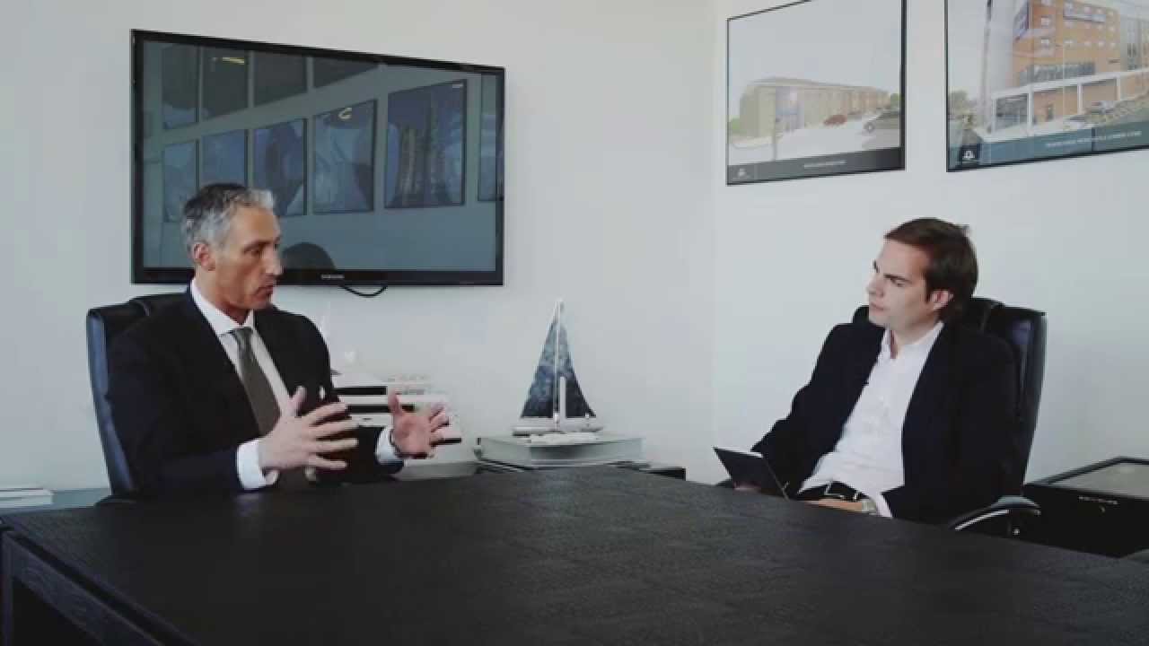 Марк Гомер берет интервью у Андреаса Панайоту