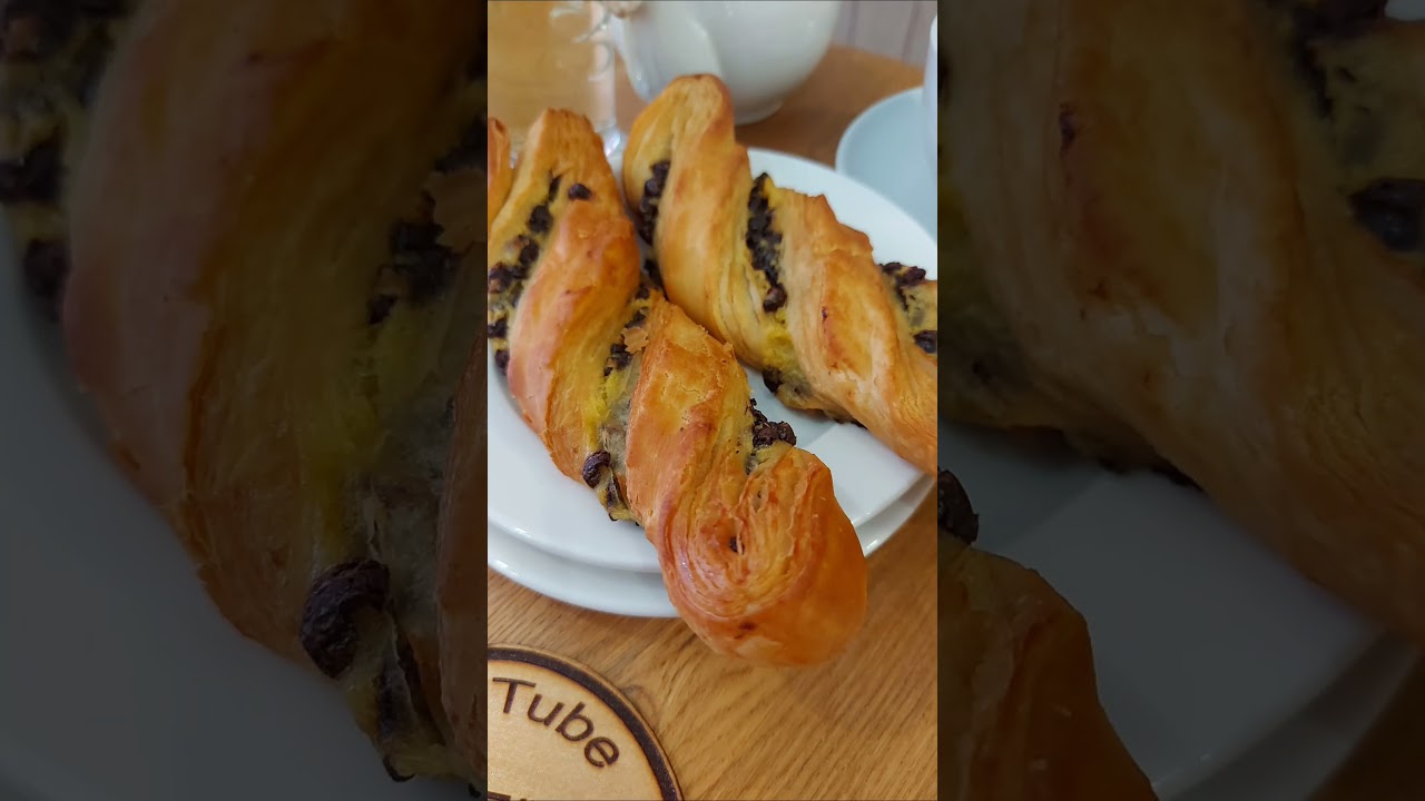 Midday snack at Costa Coffee in Emersons Green ☕️ 😋  