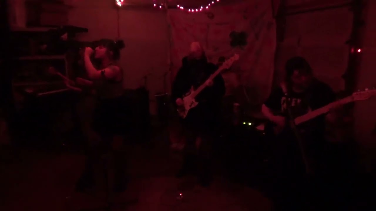 "Emotional (Charli XCX cover) - buttstuff (02.11.2023 @ Palace on Palouse)